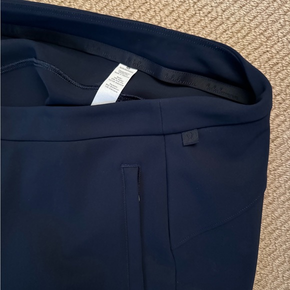 Lululemon On The Move Pant *28"
Lightweight, True Navy - Picture 7 of 9